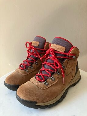 COLUMBIA Newton Ridge Plus Waterproof Amped Hiking Boot